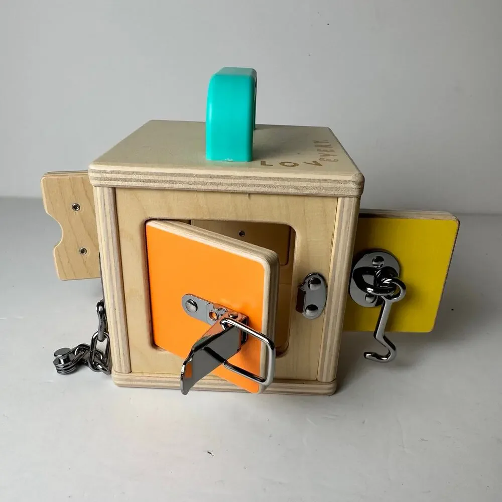 Lovevery Lock Box Montessori Toddler Toy Wooden Fine Motor Learning 19-21